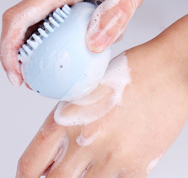 Silicone care products, liquid containers